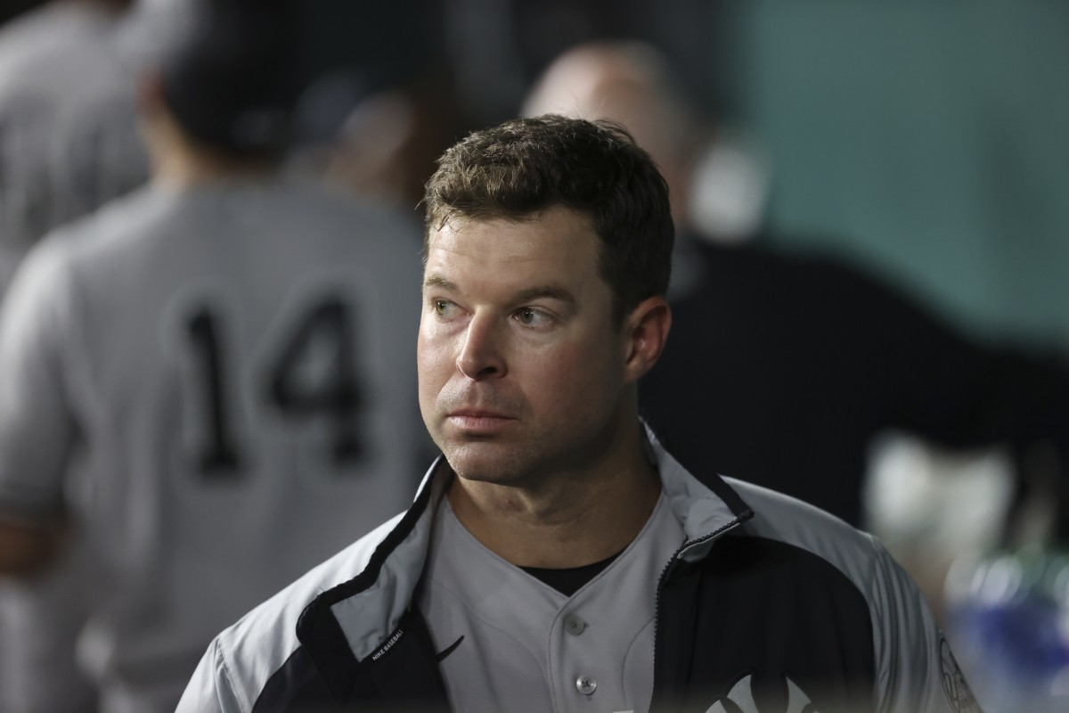 Yankees SP Corey Kluber in dugout